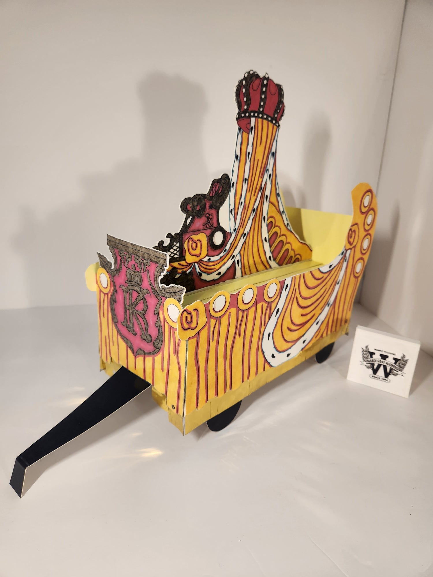 Mini Mardi Gras Floats | Robert Williams Mardi Gras Madness